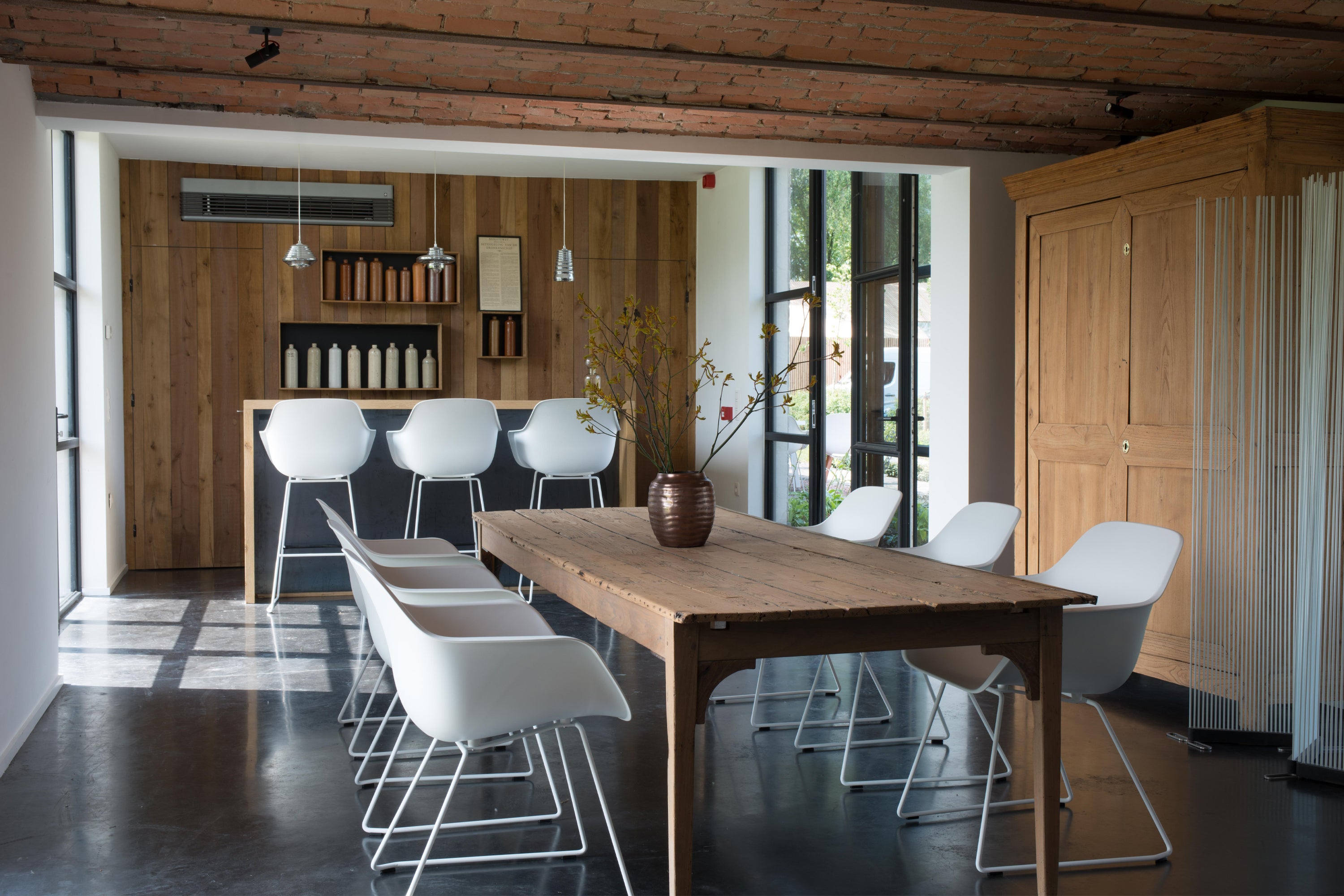 Extremis - Captain's Chair Collections