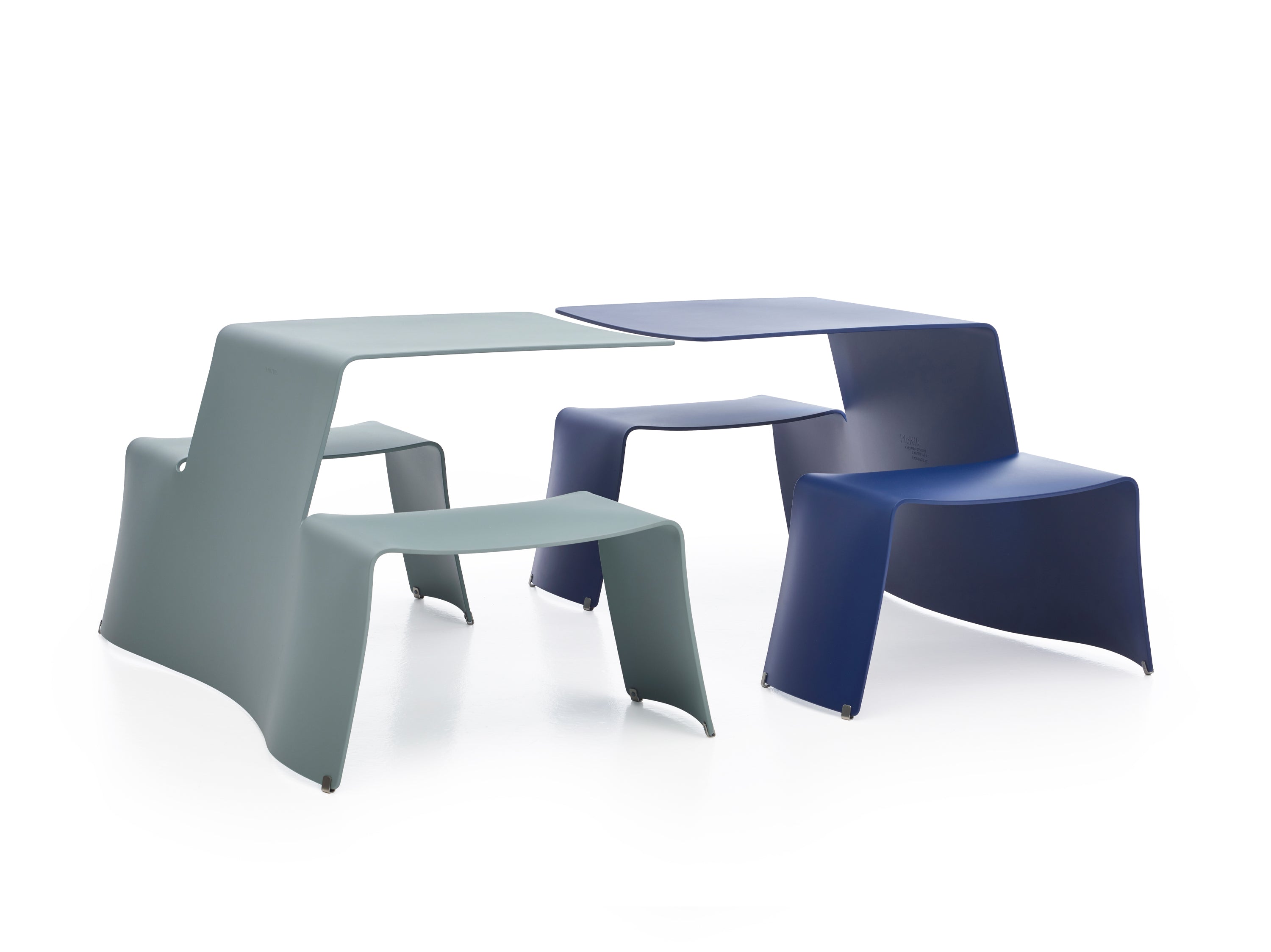Extremis - Picnik Table