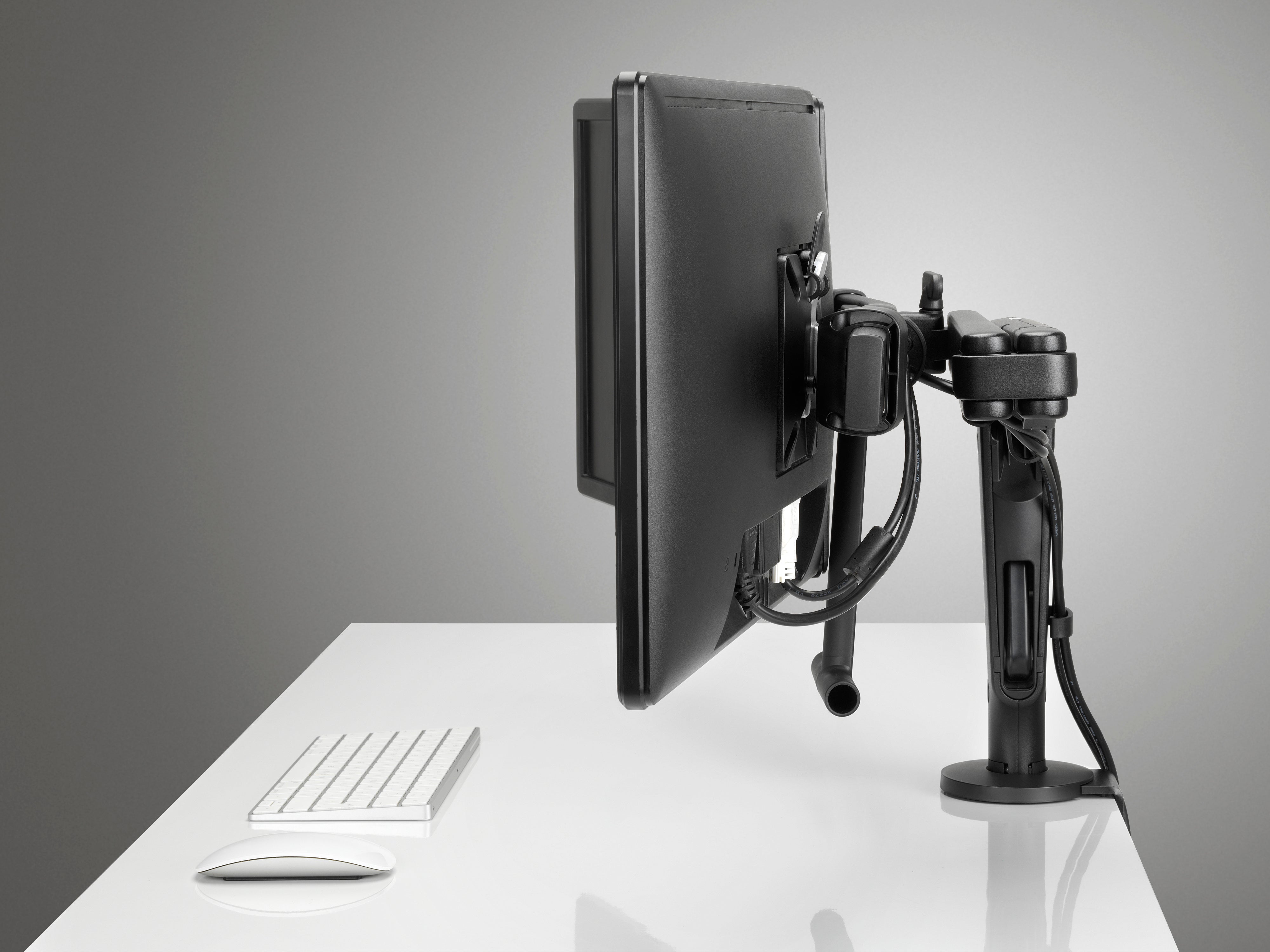 Coleston Brooke Saunders - Ollin Monitor Arm (Dual)
