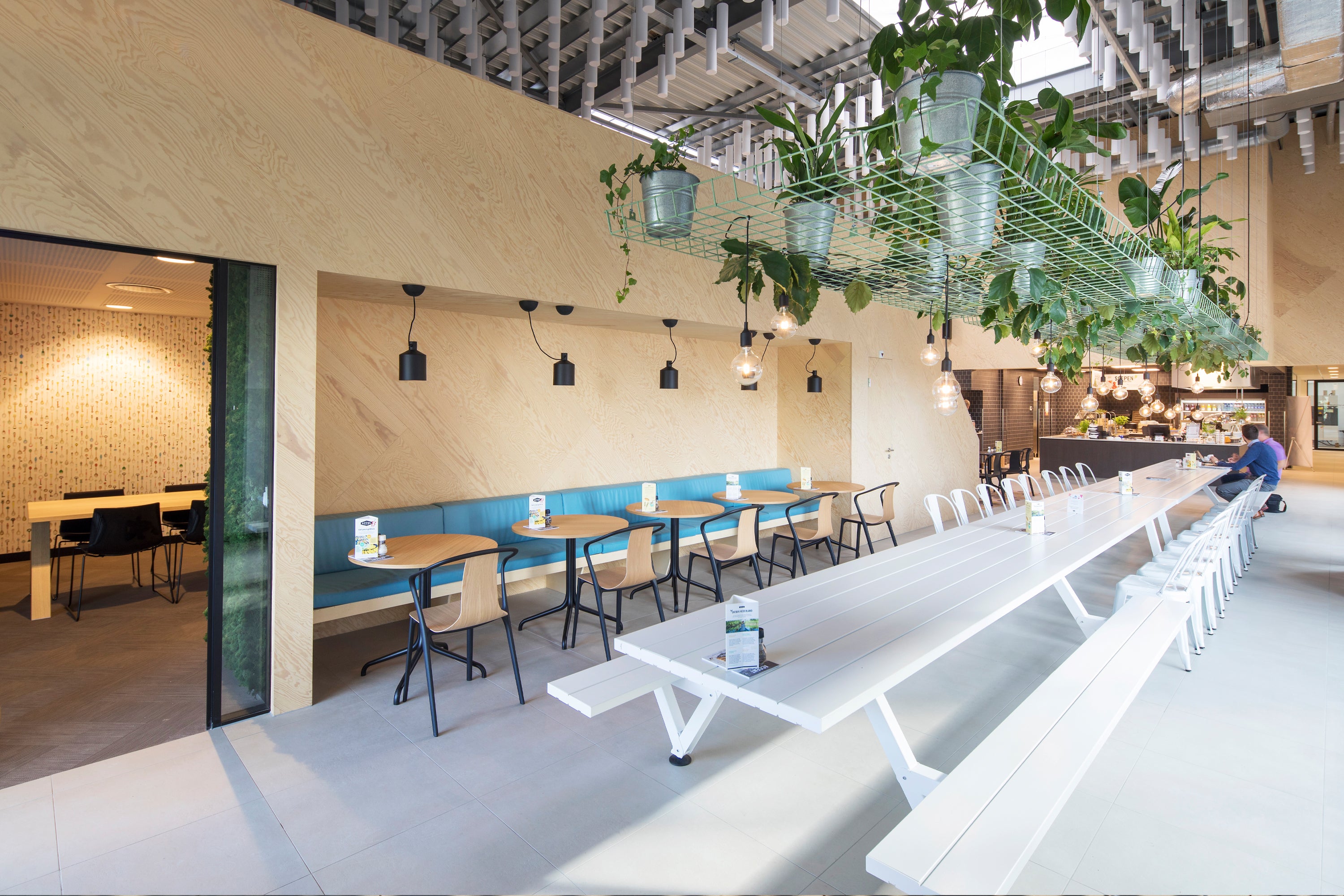 Extremis - Marina Table Collection