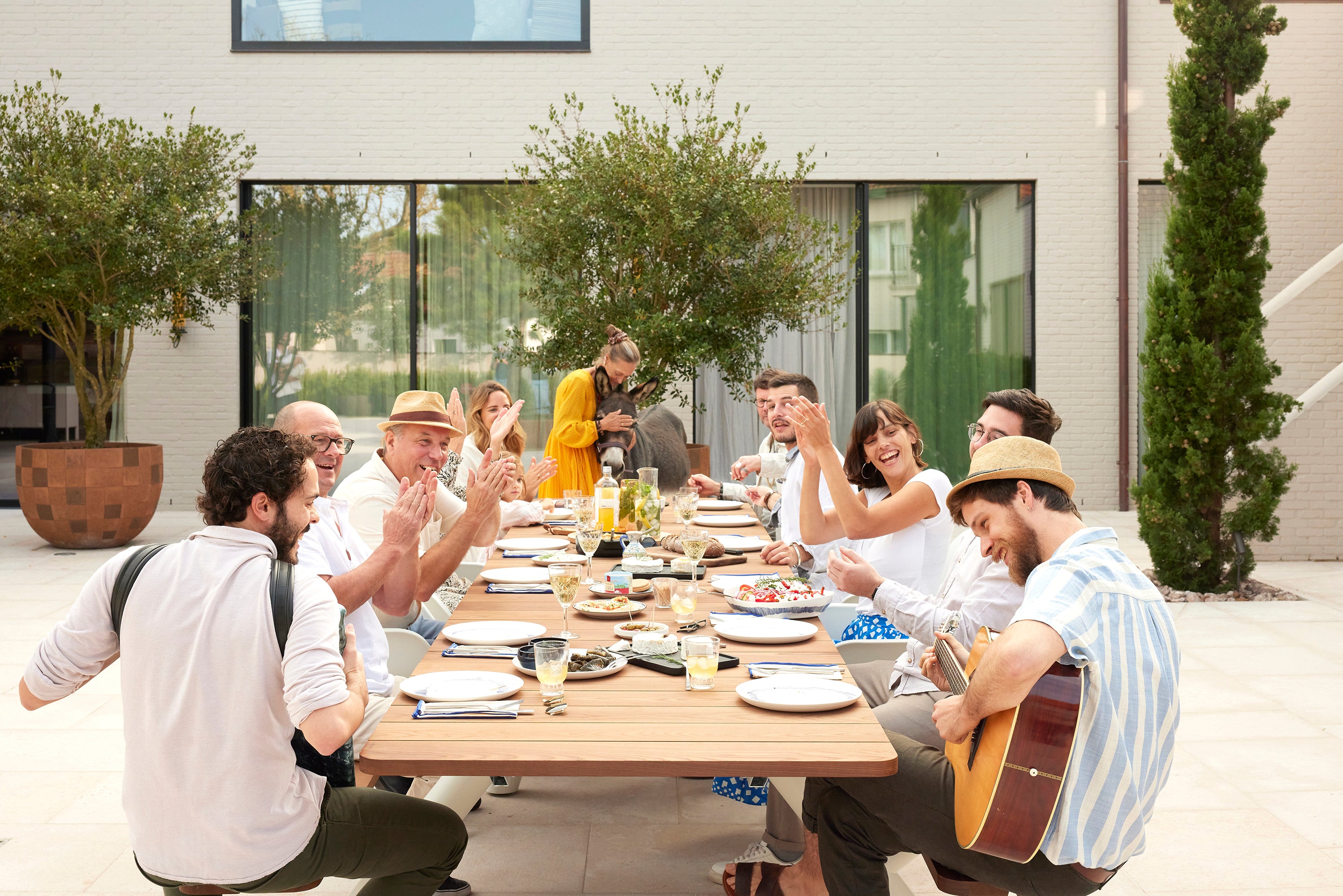 Extremis - Manille Table collections