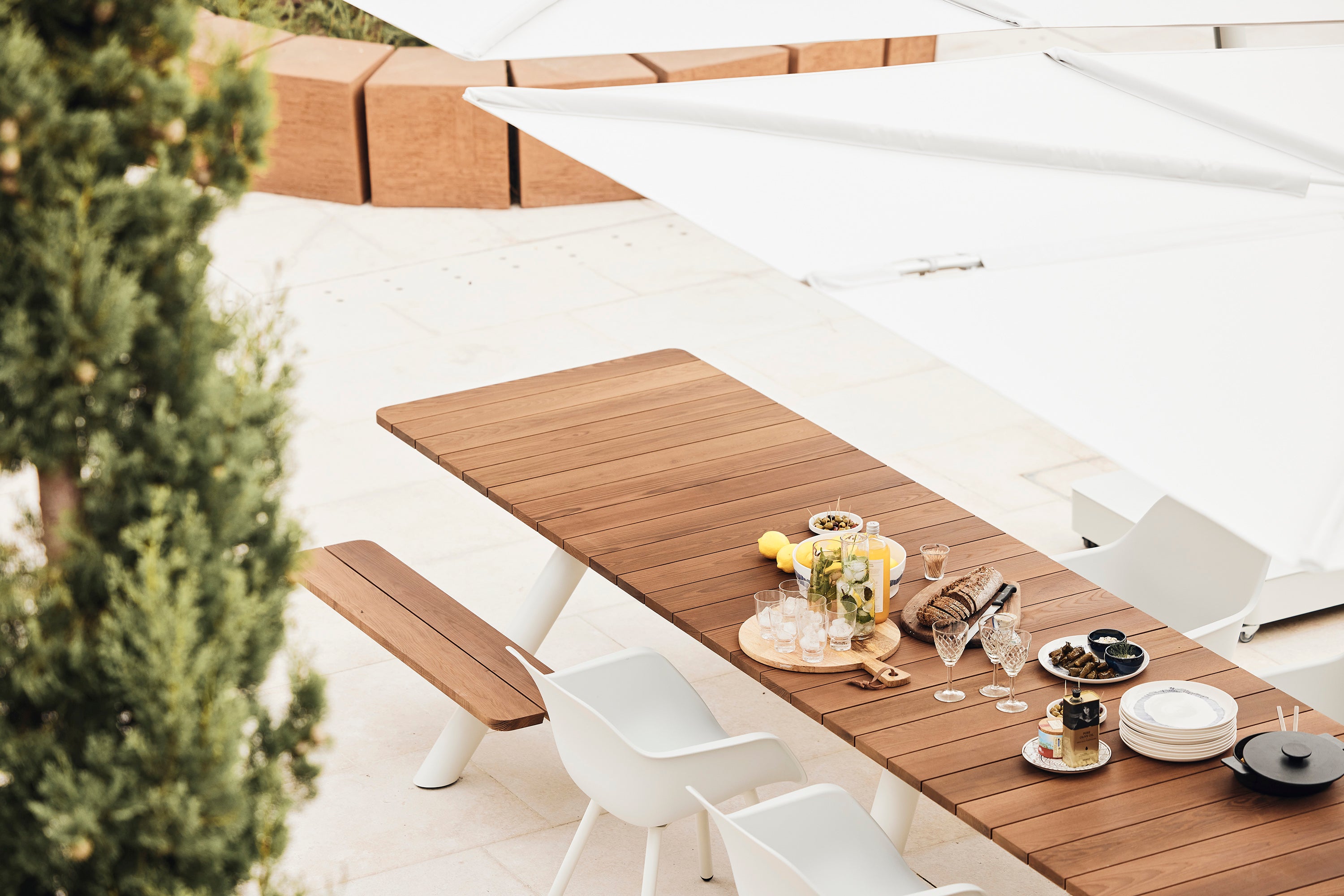 Extremis - Manille Table collections